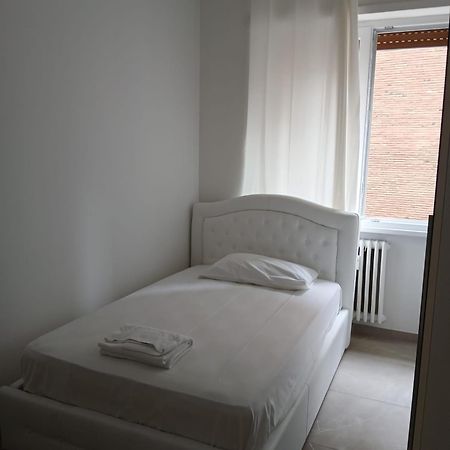 Grand Nomentana Roma Apartment ภายนอก รูปภาพ